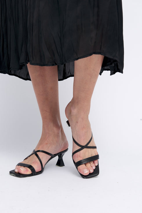 Sandalias con tiras tacón negro Penélope