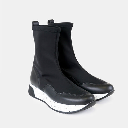 Zapatilla plana de licra de color negro Judith