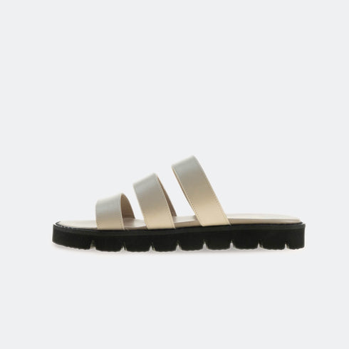 Sandalia plana con piso grueso Mila Beige